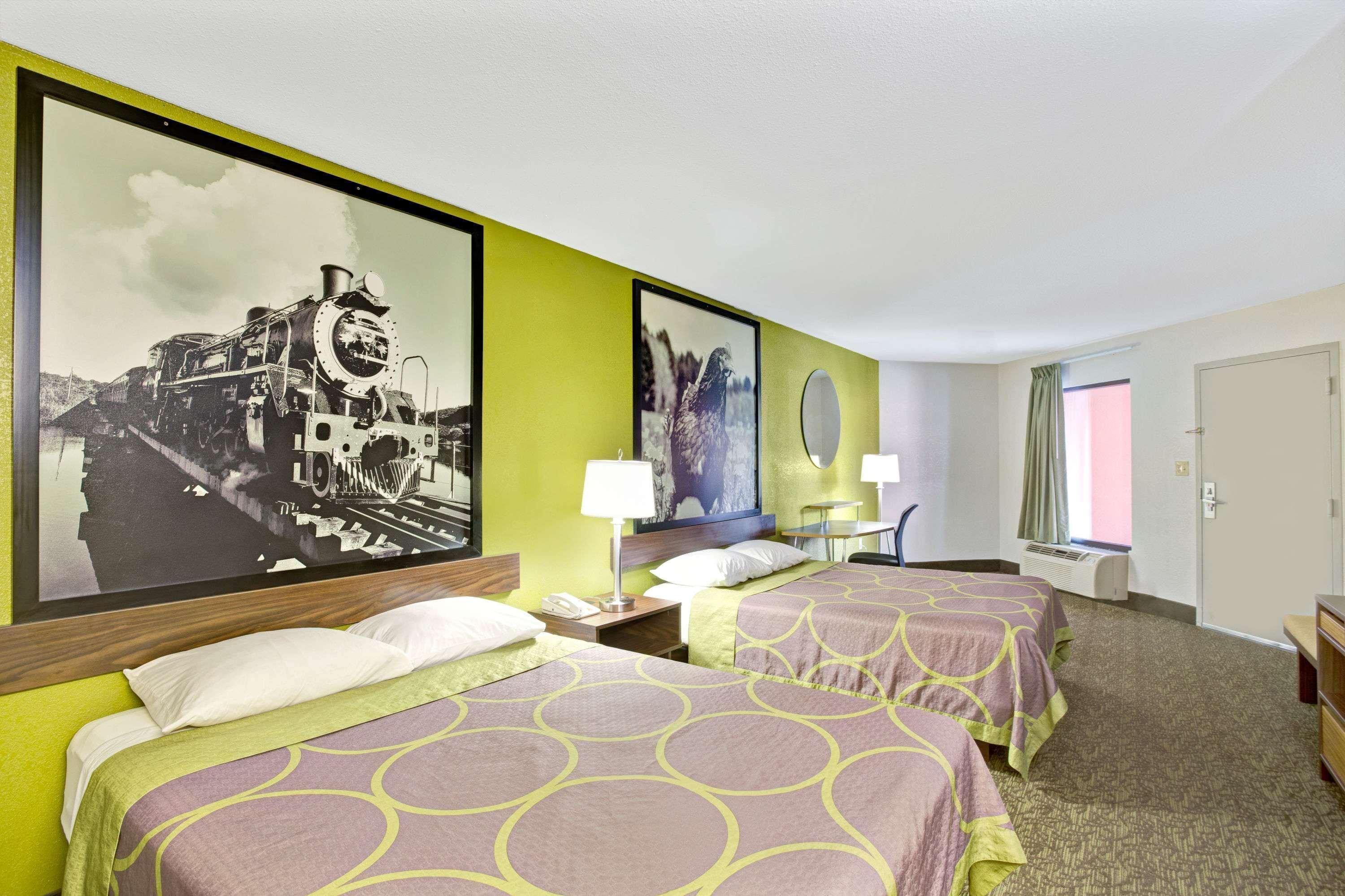 Super 8 By Wyndham Gainesville Buitenkant foto