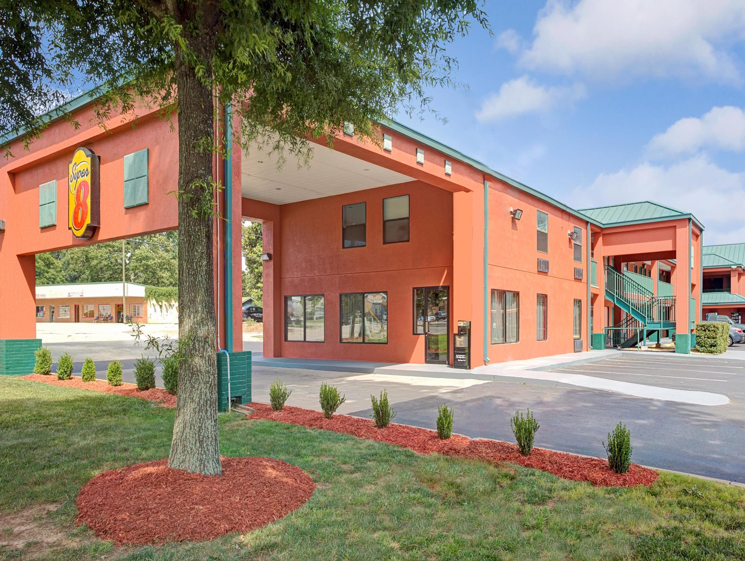 Super 8 By Wyndham Gainesville Buitenkant foto