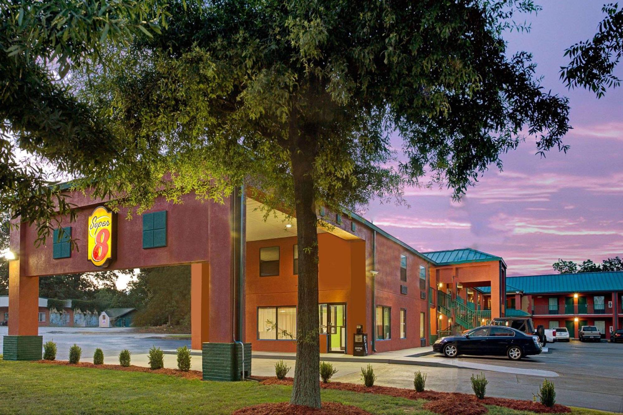 Super 8 By Wyndham Gainesville Buitenkant foto