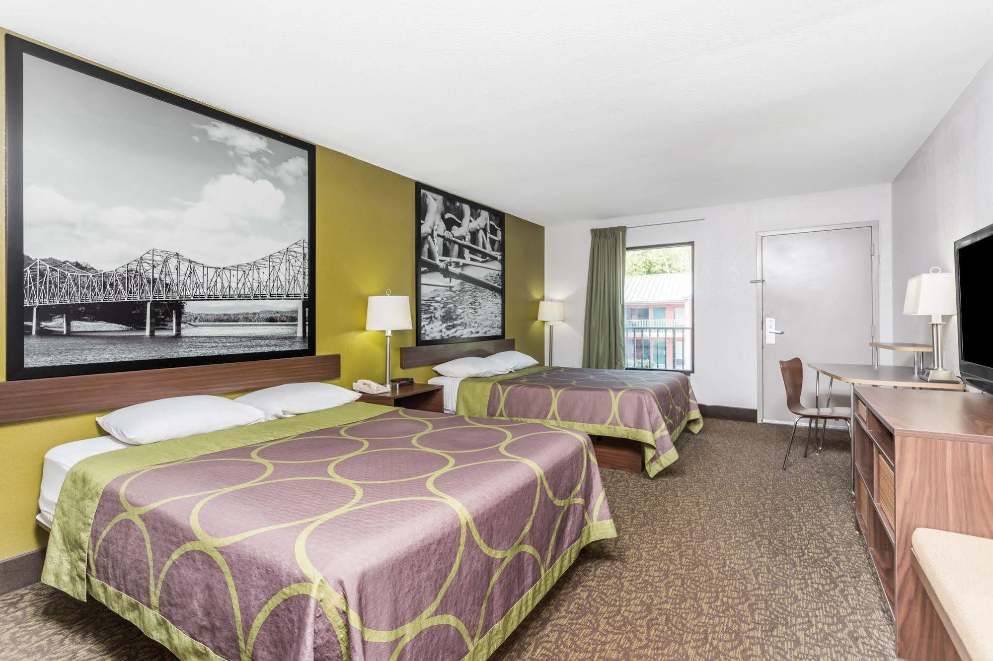 Super 8 By Wyndham Gainesville Buitenkant foto