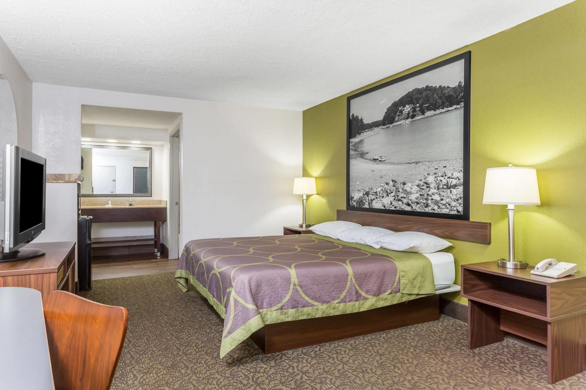 Super 8 By Wyndham Gainesville Buitenkant foto