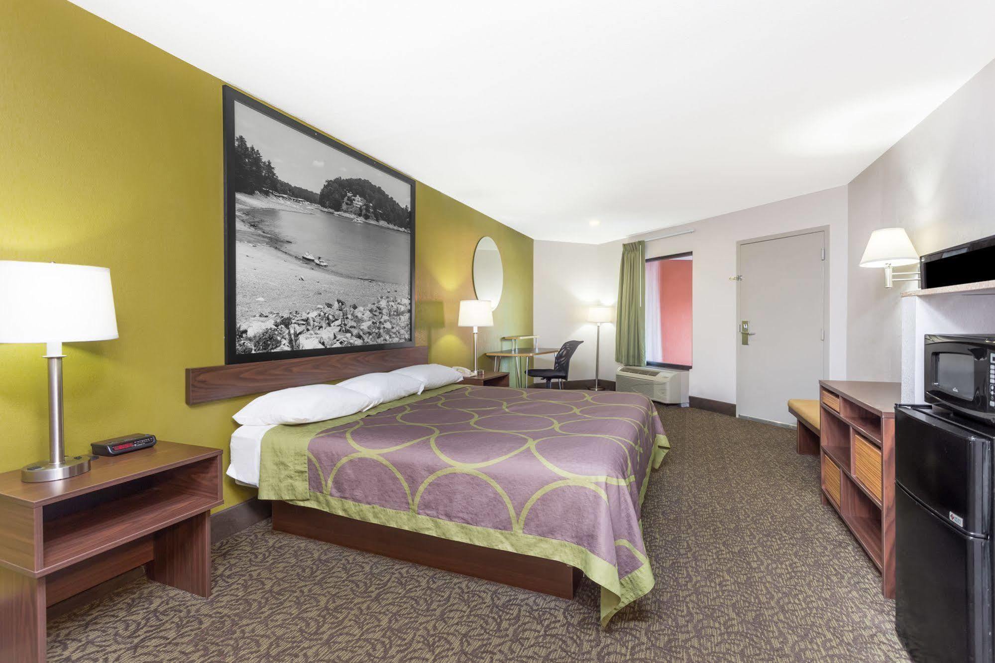 Super 8 By Wyndham Gainesville Buitenkant foto